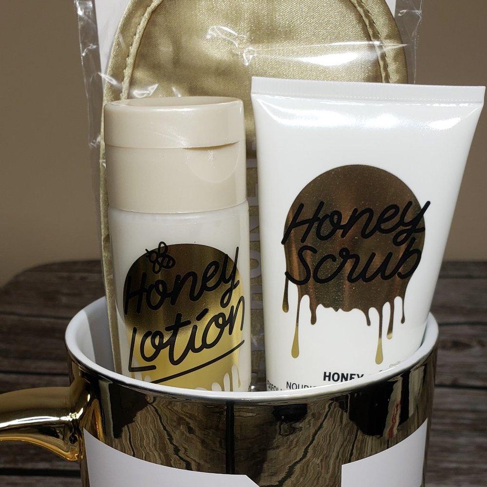 Victoria Secret  Honey Mug Set